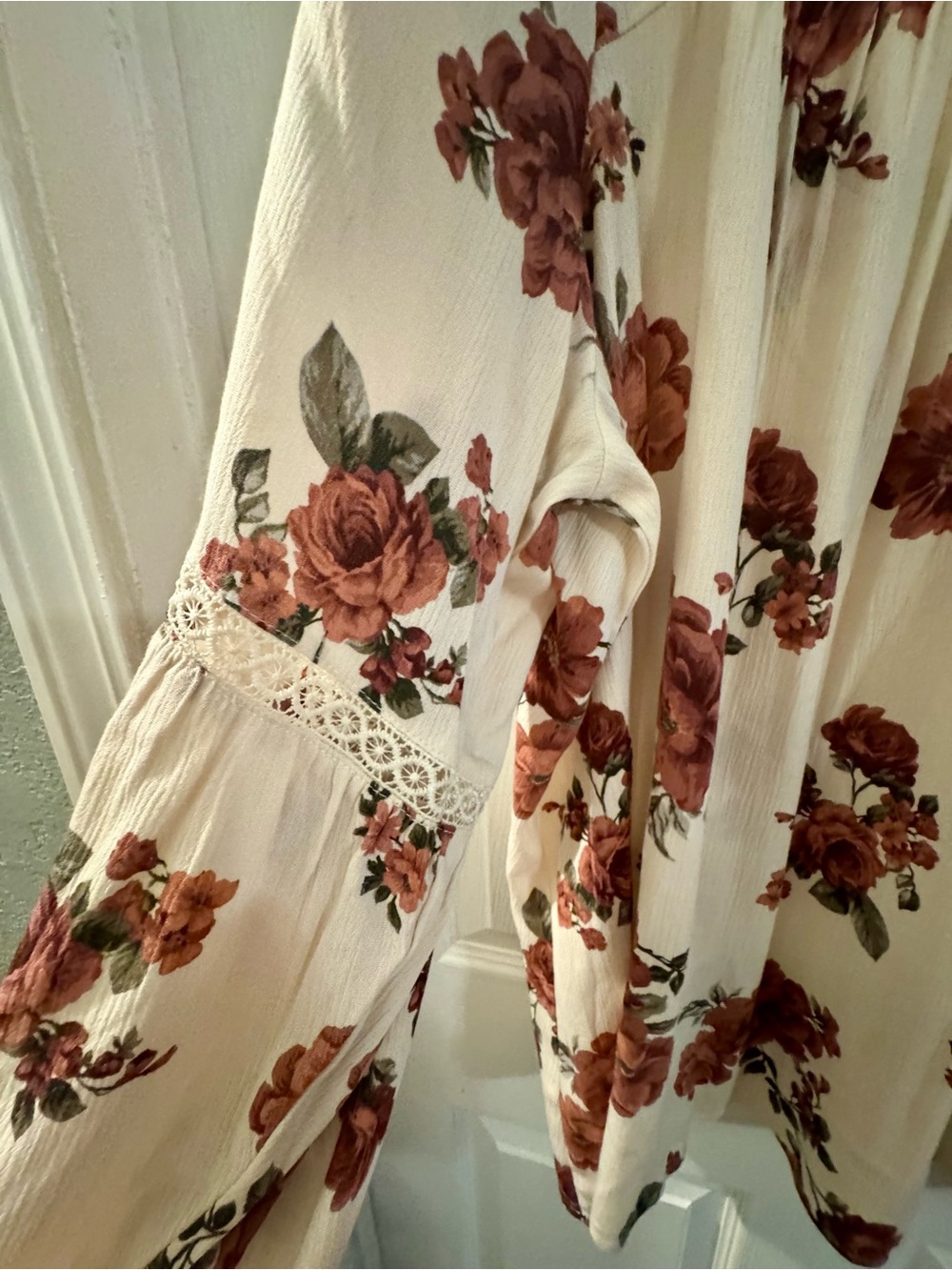 torrid Cream Floral Lace-Trim Peasant Blouse with Rust Blooms - Picture 4 of 4